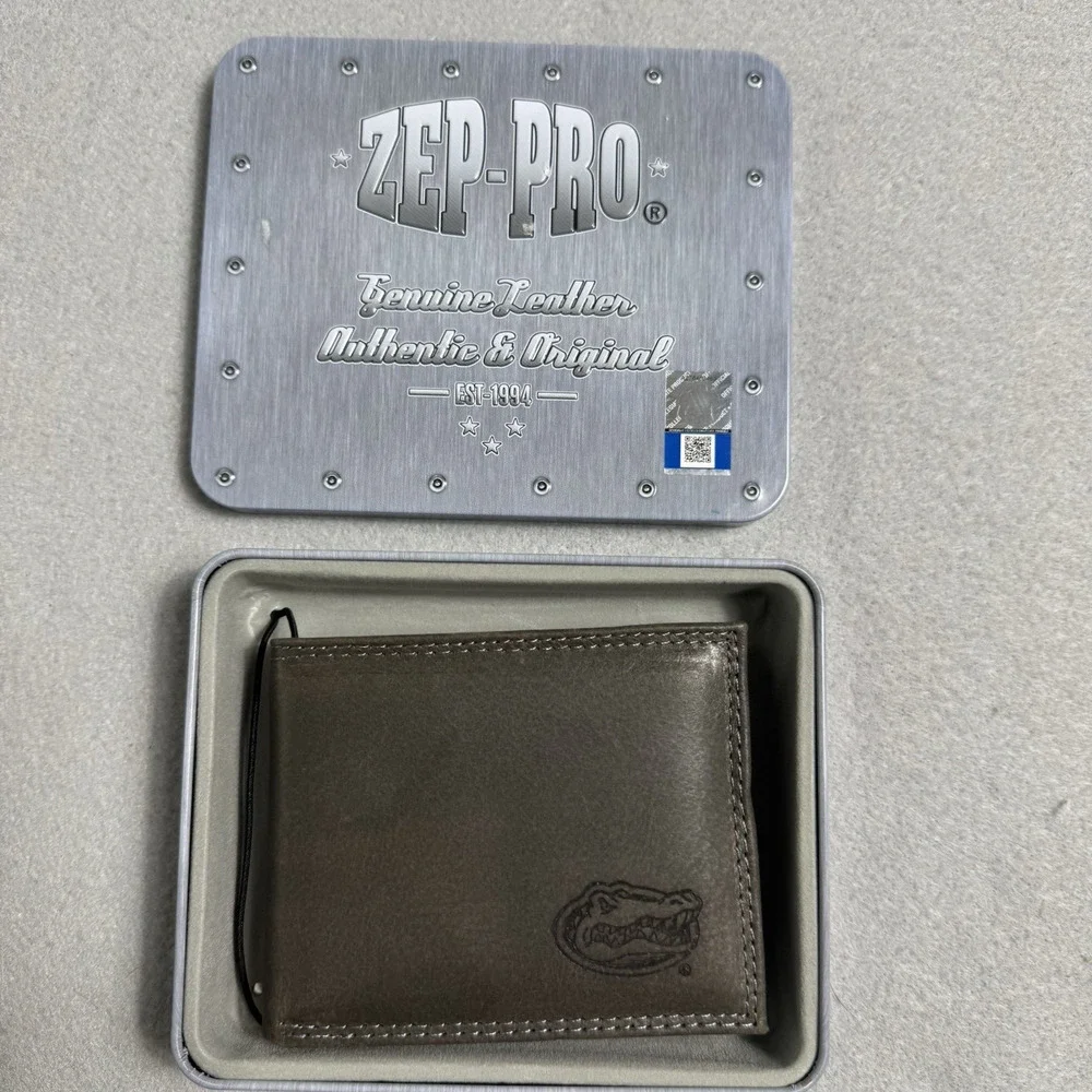 NCAA Zep-Pro Genuine Leather Bifold Wallet Gray Florida Gators Logo College